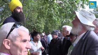 You cant wear that knife 5 Sikhs  Speakers Corner Hyde Park London [upl. by Bev]